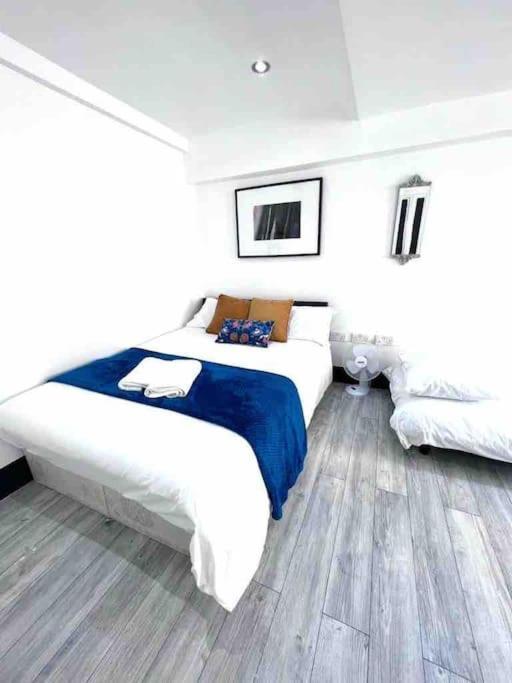 Studio Apartment In Londra Esterno foto