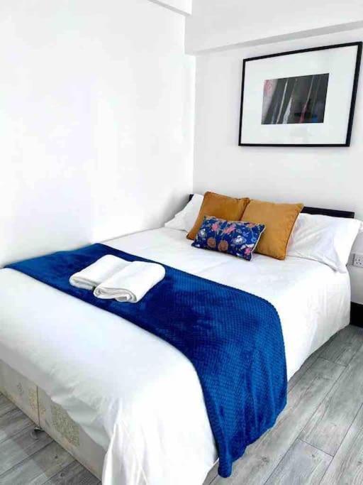 Studio Apartment In Londra Esterno foto